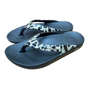 OOFOS women size 7 OOlala Limited Edition Comfort Sandals
